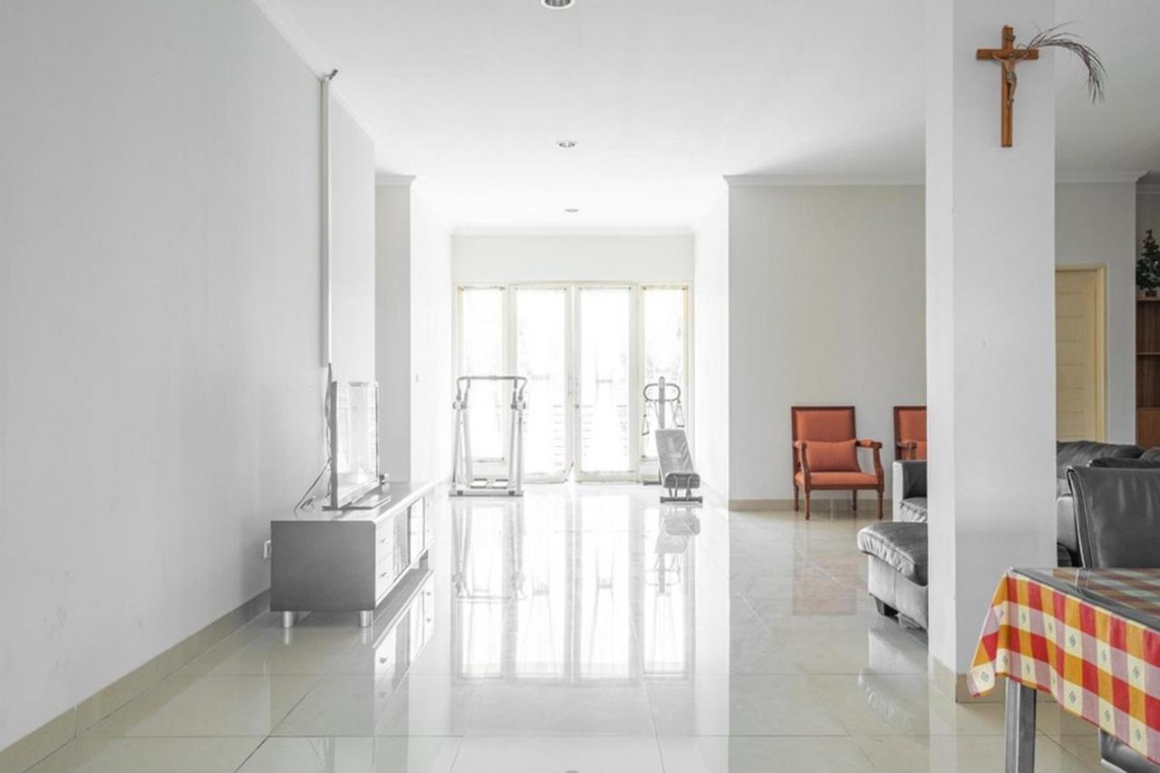 RedDoorz near Siloam Karawaci 3 Hotel Tangerang Exterior foto