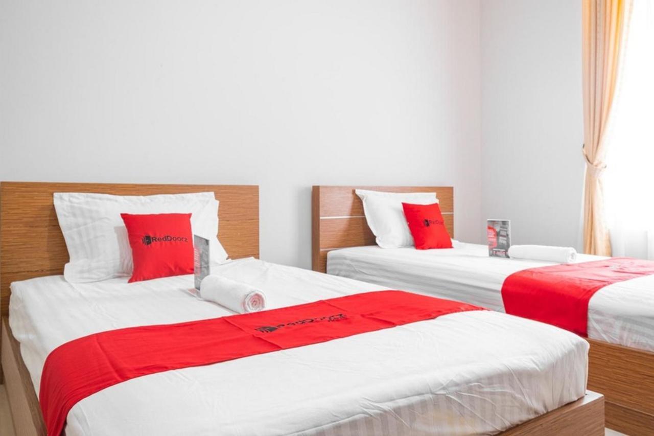 RedDoorz near Siloam Karawaci 3 Hotel Tangerang Exterior foto